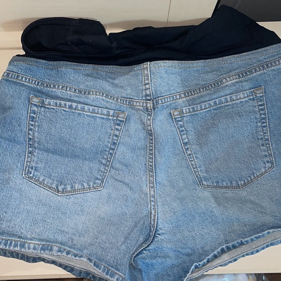 Women’s maternity shorts - Picture 2 of 2